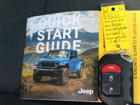 Used 2025 Jeep Gladiator Sport AWD/4WD image 47