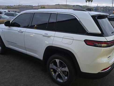 Used 2023 Jeep Grand Cherokee 4WD 4xe image 6