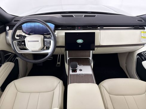 New 2026 Land Rover Range Rover SE image 13