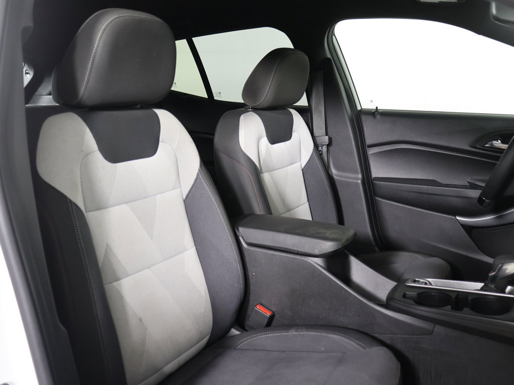 Used 2025 Chevrolet Trax RS w/ Driver Confidence Package FWD image 27