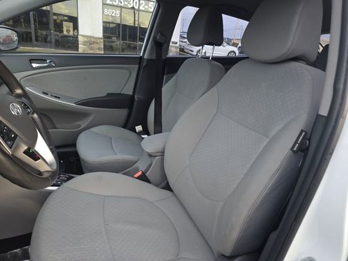 Used 2014 Hyundai Accent SE w/ Option Group 3 image 15