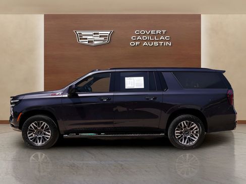 Used 2025 Chevrolet Suburban Z71 AWD/4WD image 2