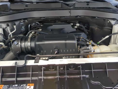 Used 2020 Ford Explorer XLT w/ Equipment Group 202A RWD image 30