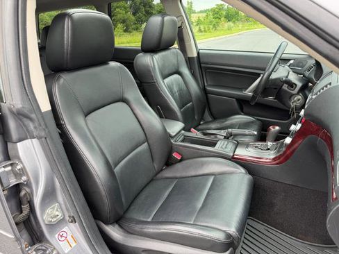 Used 2009 Subaru Outback 2.5i Limited AWD/4WD image 19