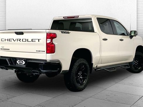 Used 2026 Chevrolet Silverado 1500 Custom Trail Boss w/ Dark Appearance Package AWD/4WD image 13