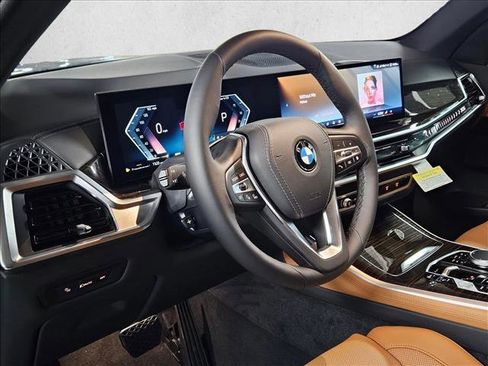 Used 2026 BMW X5 sDrive40i image 3