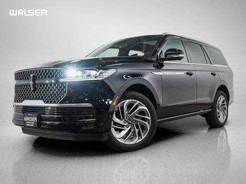 Used 2025 Lincoln Navigator Reserve AWD/4WD image 1