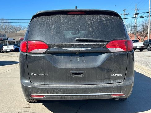 Used 2017 Chrysler Pacifica Limited w/ Advanced Safetytec Group image 7