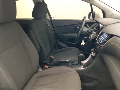 Used 2020 Chevrolet Trax LS w/ Tint and Cruise Package FWD image 21
