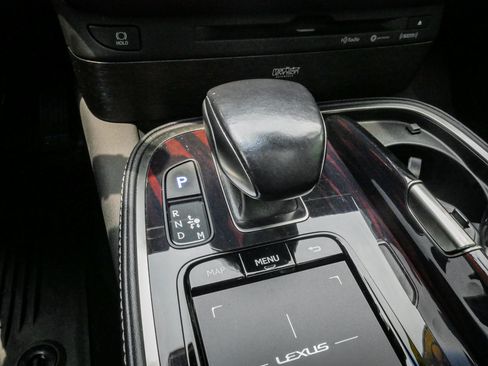 Used 2018 Lexus LS 500 w/ Luxury Package RWD image 26