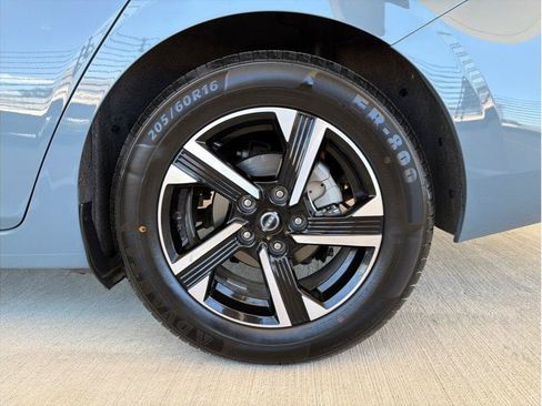 Used 2025 Nissan Sentra SV FWD image 27