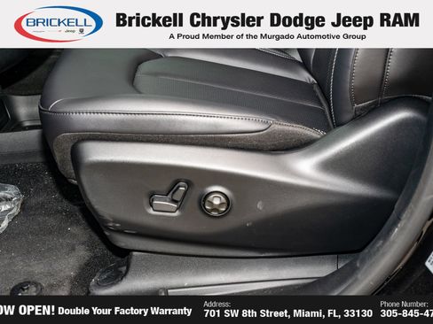 Used 2026 Chrysler Pacifica Select w/ S Appearance Package FWD image 28
