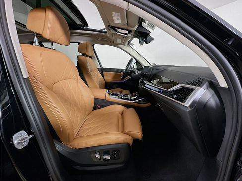 Certified 2023 BMW X7 xDrive40i w/ Premium Package image 31