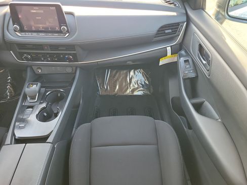 Certified 2025 Nissan Rogue S image 15