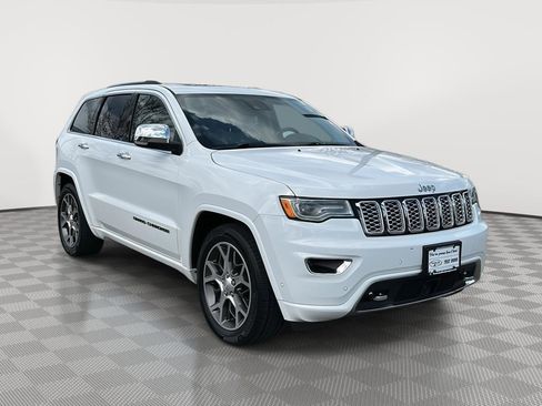 Used 2019 Jeep Grand Cherokee Overland AWD/4WD image 3