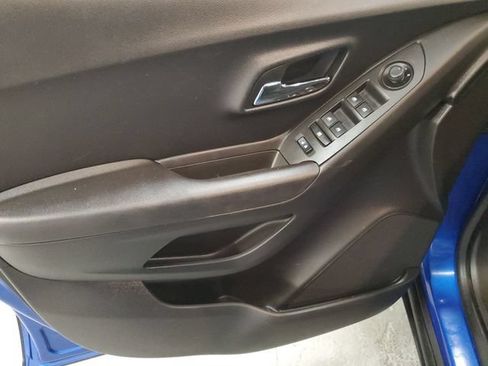 Used 2015 Chevrolet Trax LS AWD/4WD image 12