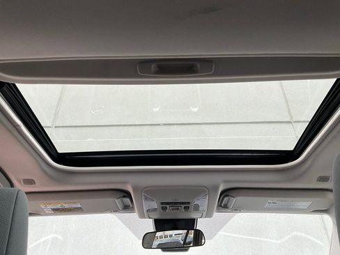 Used 2025 Toyota RAV4 XLE image 19