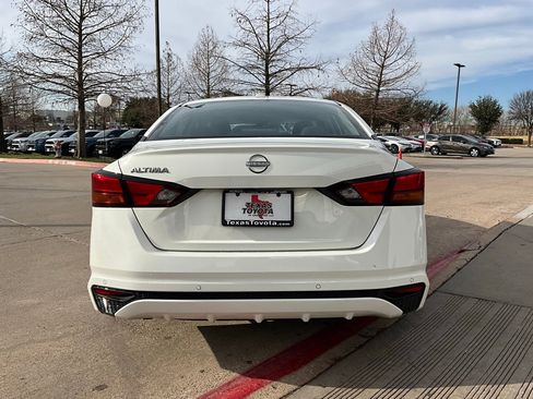 Used 2025 Nissan Altima 2.5 SV image 7
