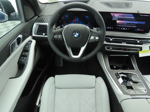 Used 2026 BMW X5 xDrive40i image 11