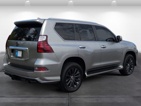 Used 2021 Lexus GX 460 Luxury w/ Sport Design Package AWD/4WD image 5