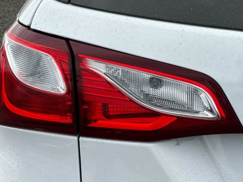 Used 2021 Chevrolet Equinox LS w/ LS Convenience Package image 43