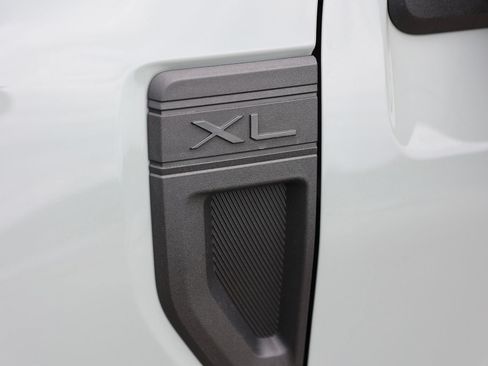 Certified 2022 Ford Maverick XL FWD image 9