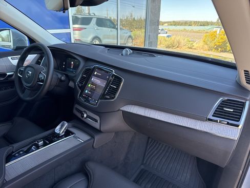 Certified 2025 Volvo XC90 B6 Ultra w/ Protection Package Premier image 15
