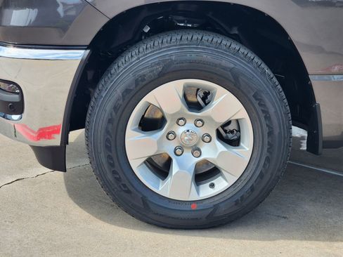 New 2026 RAM 1500 4x4 Crew Cab image 11