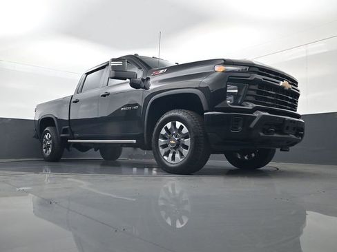 Used 2025 Chevrolet Silverado 2500 Custom w/ Custom Value Package AWD/4WD image 23