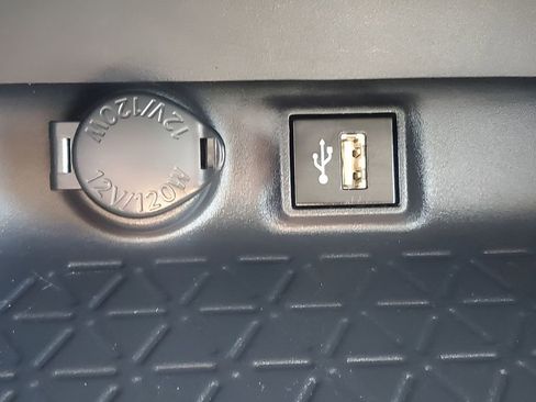 Certified 2024 Toyota RAV4 XLE image 31