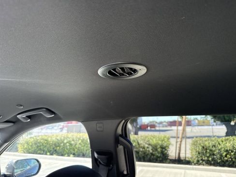 Used 2024 Chevrolet Traverse LT image 19