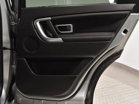 Used 2019 Land Rover Discovery Sport HSE image 30