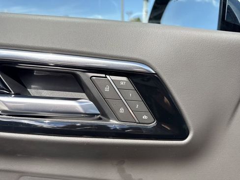 New 2026 Chevrolet Suburban Premier image 12