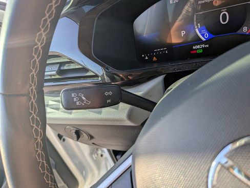 Certified 2023 Volkswagen Taos S FWD image 28