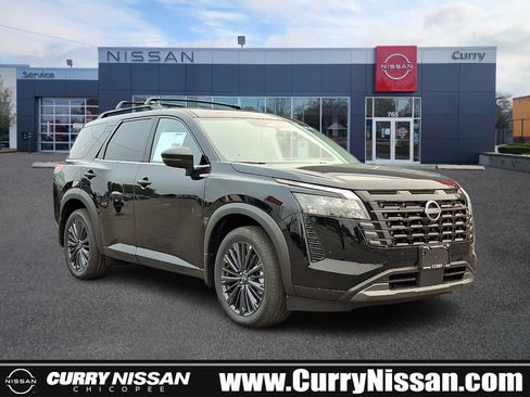 New 2026 Nissan Pathfinder SL w/ SL Premium Package AWD/4WD image 1
