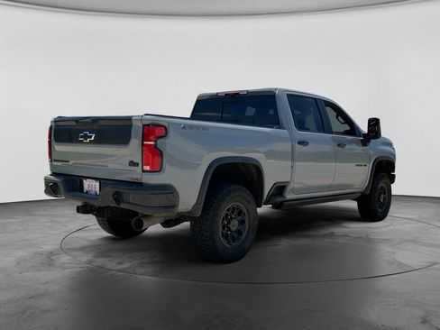 Used 2025 Chevrolet Silverado 2500 ZR2 w/ ZR2 Bison Edition AWD/4WD image 9