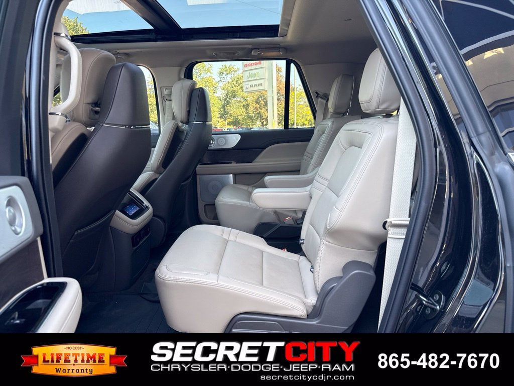 Used 2024 Lincoln Navigator L Reserve AWD/4WD image 30