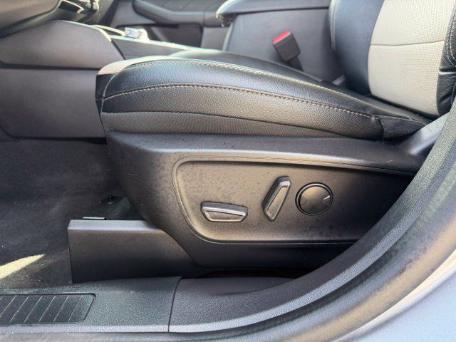 Used 2022 Ford Escape Titanium w/ Titanium Premium Package FWD image 10
