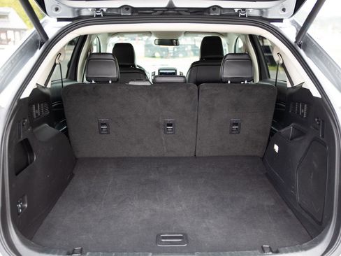 Used 2024 Ford Edge Titanium image 24