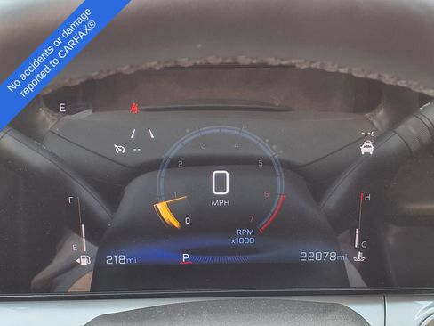 Used 2024 Chevrolet Trax LT w/ Sunroof Package FWD image 21
