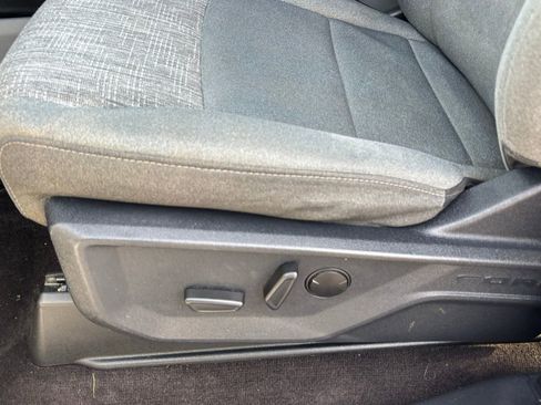 Used 2022 Ford F150 XLT w/ Equipment Group 302A High image 17