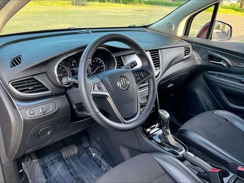 Used 2021 Buick Encore Preferred AWD/4WD image 18