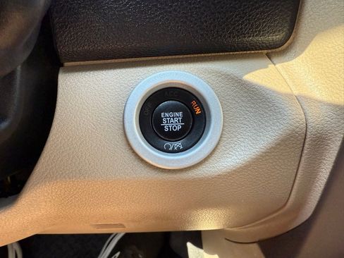 Used 2018 RAM 2500 Limited AWD/4WD image 32