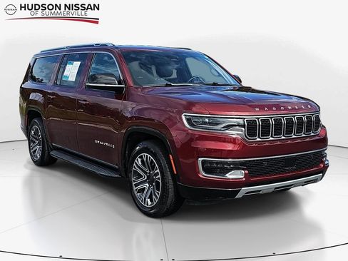 Used 2023 Jeep Wagoneer L Series II AWD/4WD image 1