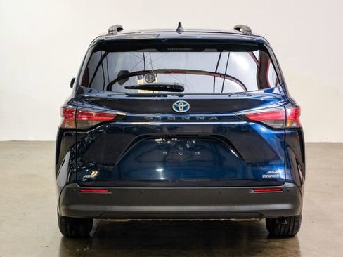 Used 2022 Toyota Sienna XLE w/ XLE Plus Package AWD/4WD image 16