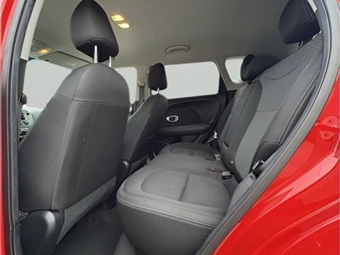 Used 2017 Kia Soul + image 13
