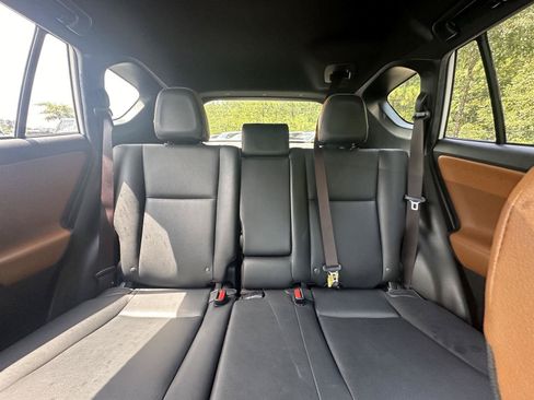 Used 2018 Toyota RAV4 SE w/ Power Extra Value Package FWD image 13
