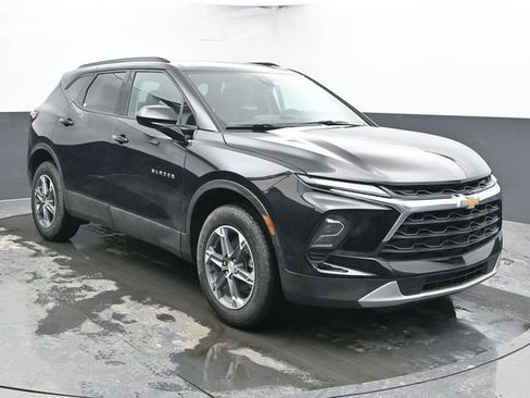 New 2026 Chevrolet Blazer LT w/ Convenience Package AWD/4WD image 2
