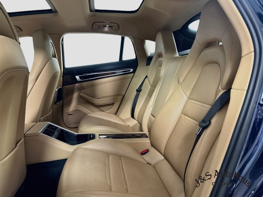 Used 2018 Porsche Panamera 4 AWD/4WD image 28