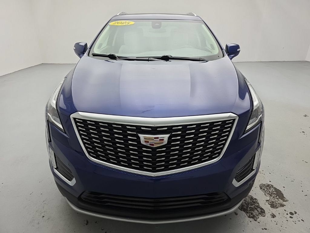 Used 2025 Cadillac XT5 Premium Luxury w/ LPO, Floor Liner Package AWD/4WD image 4